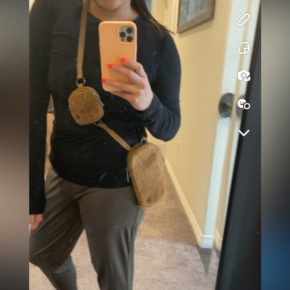 Lululemon Teddy Sherpa Crossbody with coin purse (sold out)